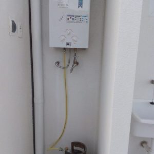 INSTALACION CALEFON LORENZETII 16 L A GARRAFA